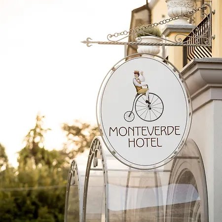 Hotel Monteverde 4*
